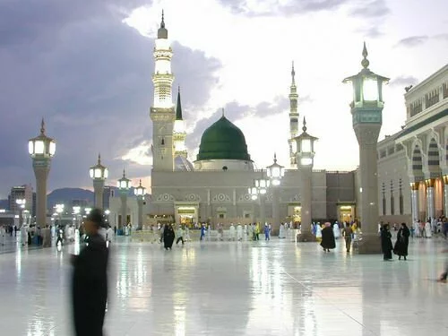 Masjid Nabvi History & Construction
